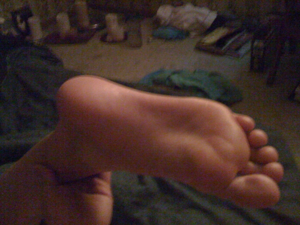 Colorado girl with BIG feet #90411876