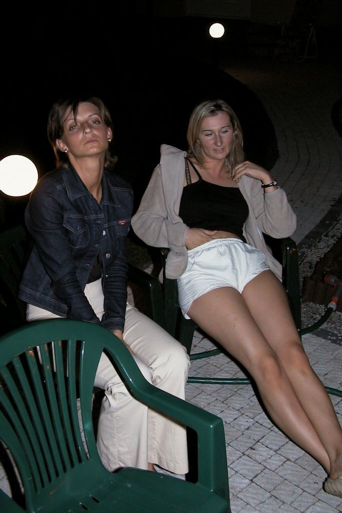 Heiße kurzhaarige Frau entblößt
 #99711999