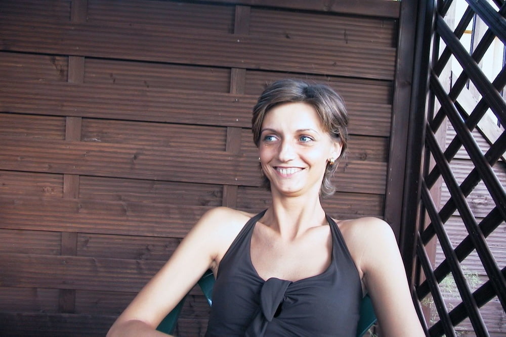 Heiße kurzhaarige Frau entblößt
 #99712001