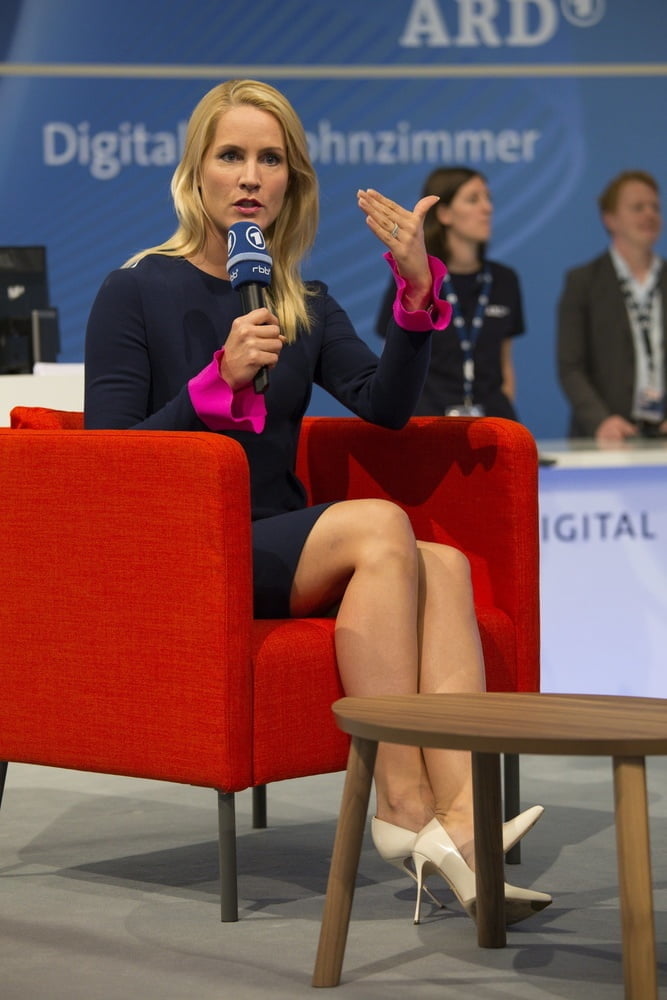 Miss Tagesschau #90374326