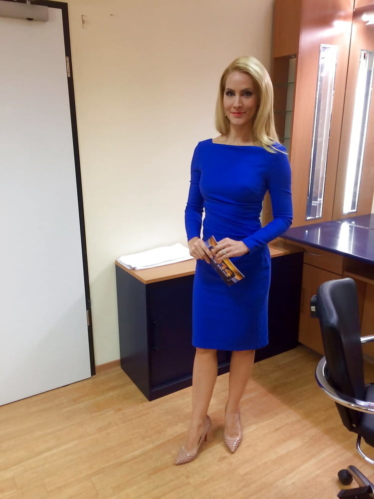 Miss tagesschau
 #90374351