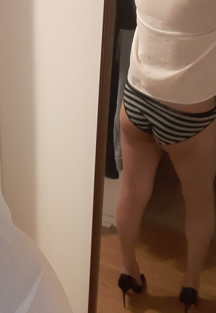 Panty shots #107063307