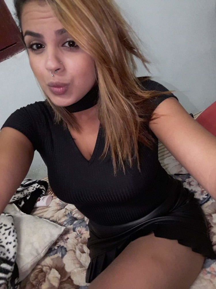 Sexy gekleidete Frauen
 #92132560