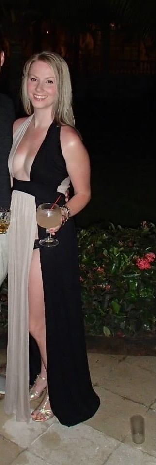 Sexy gekleidete Frauen
 #92132653