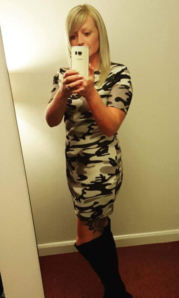 Sexy gekleidete Frauen
 #92132669