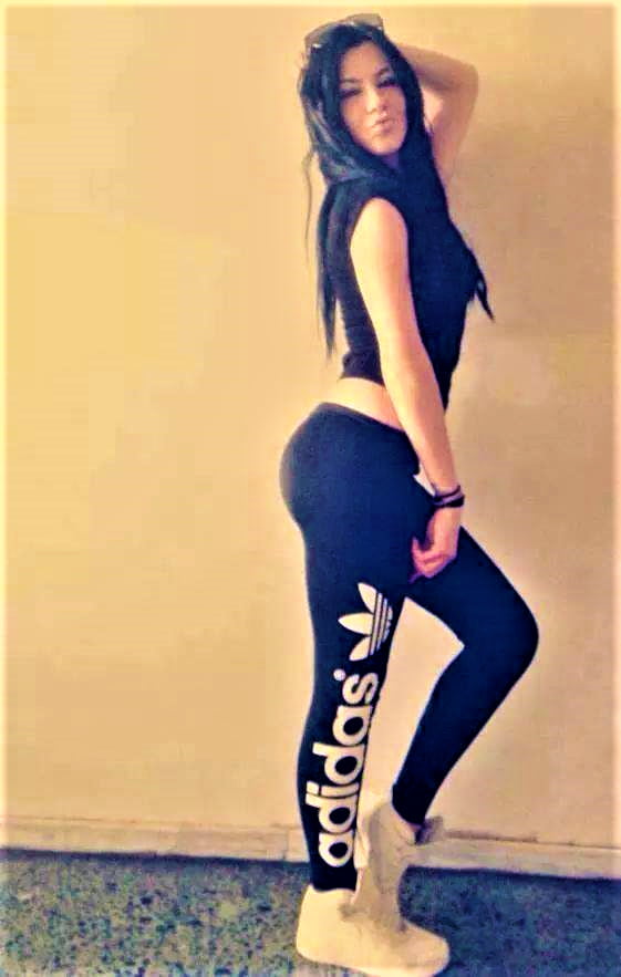 Sexy gekleidete Frauen
 #92132675