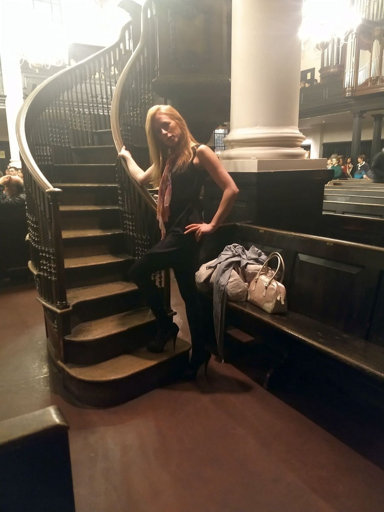 Sexy gekleidete Frauen
 #92132747