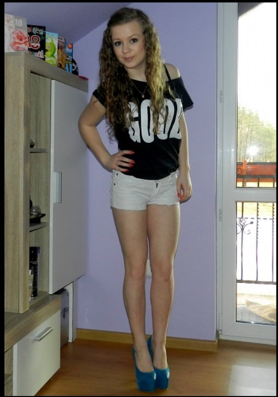 Sexy gekleidete Frauen
 #92132759