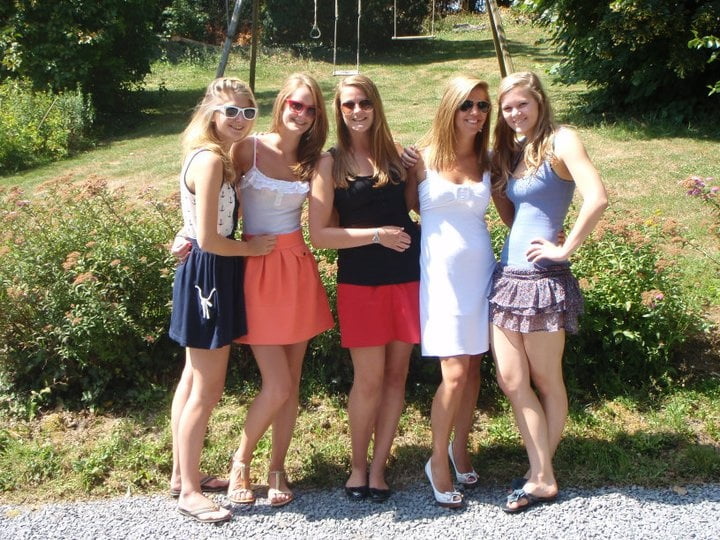 Sexy gekleidete Frauen
 #92132847