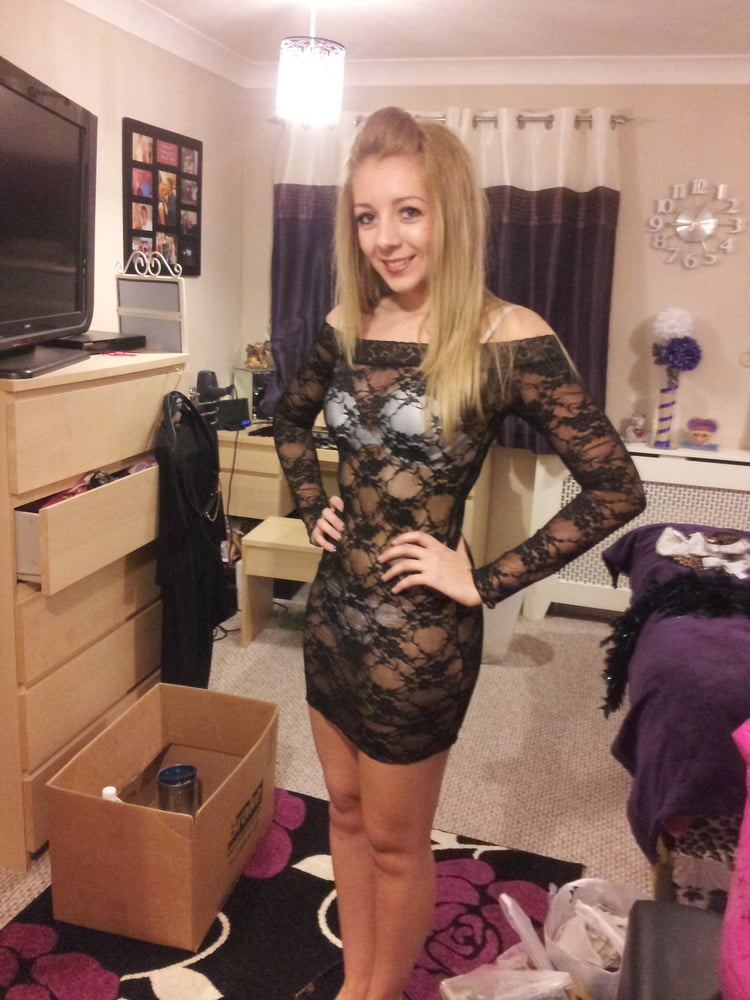 Sexy gekleidete Frauen
 #92132918