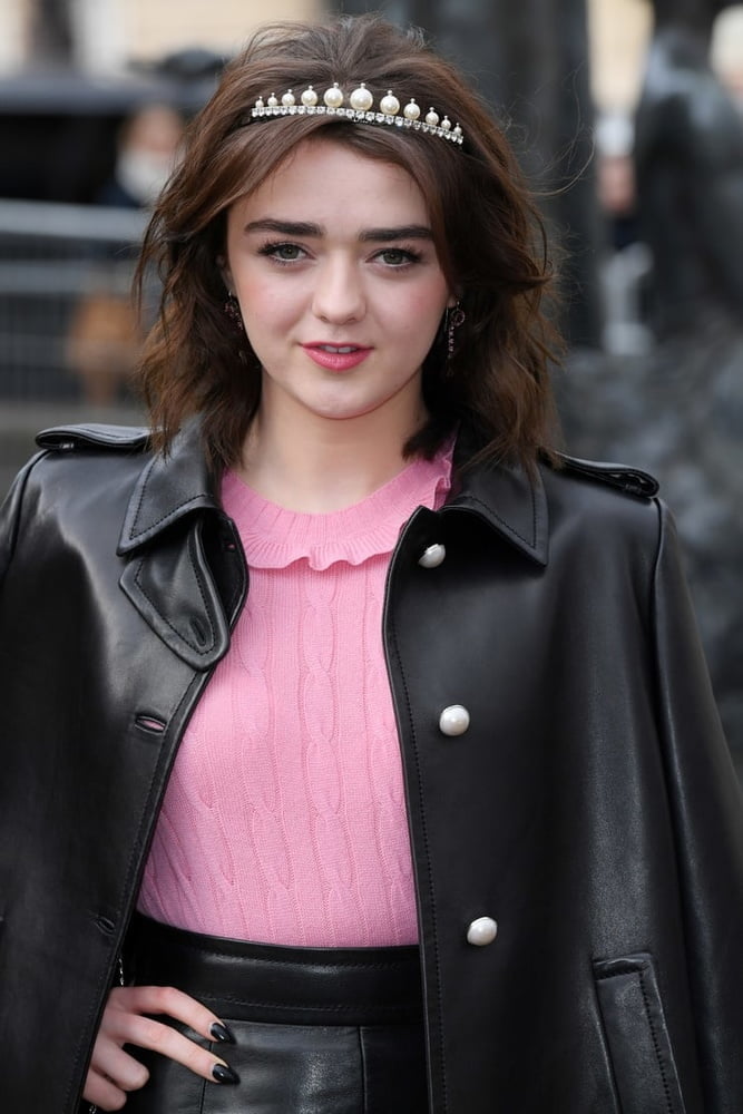 Maisie williams
 #100270374