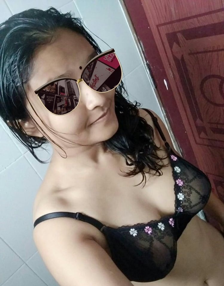 Selfy schießen indische Mädchen ritisha
 #95027700