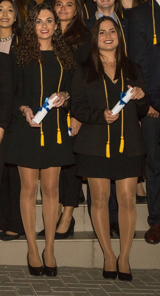 スペインの卒業式でパンストを被った女の子たち パート1
 #96071908