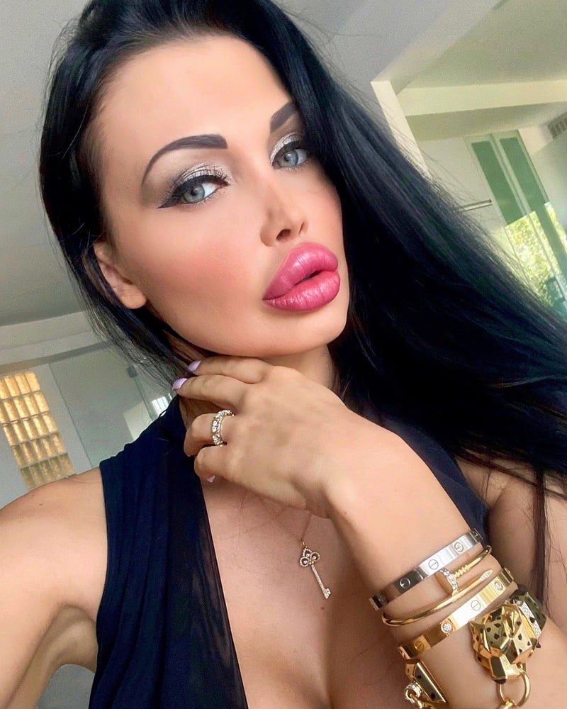Aletta ocean. fake lips, tits and ass but so fucking hot!!!
 #94622205