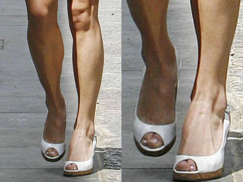 Pippa middleton sexy pies de la pierna y los tacones altos
 #97902605