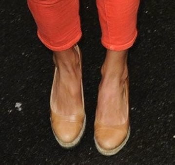 Les pieds de la jambe sexy et les talons hauts de Pippa Middleton
 #97902687