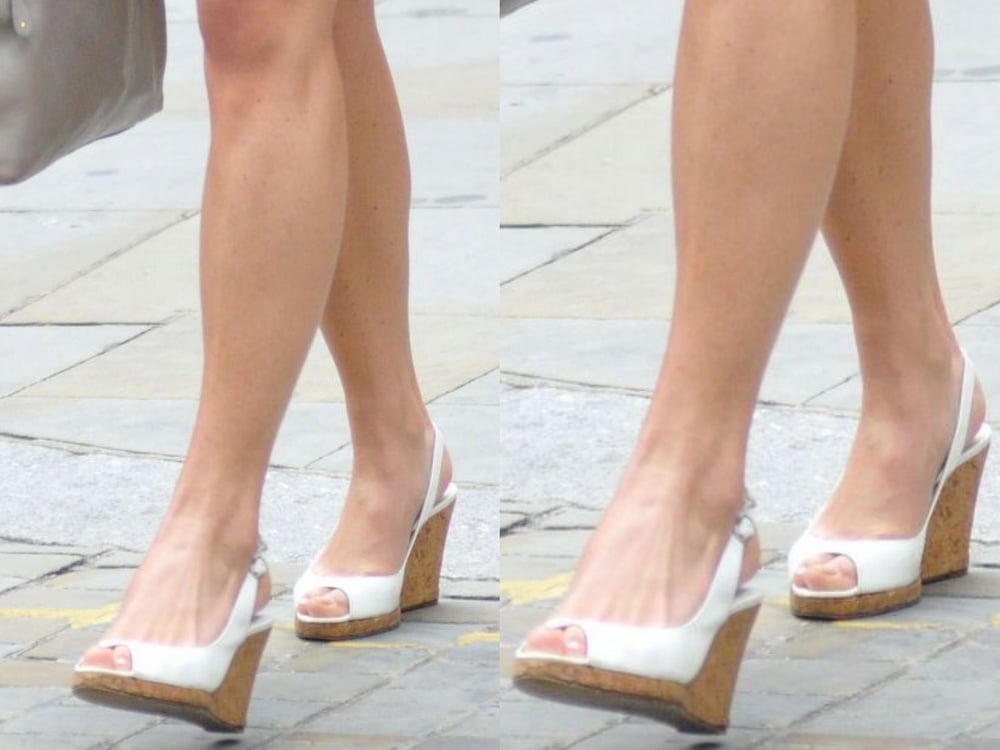 Les pieds de la jambe sexy et les talons hauts de Pippa Middleton
 #97902855