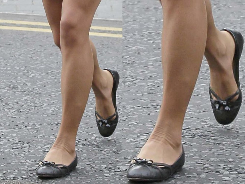 Les pieds de la jambe sexy et les talons hauts de Pippa Middleton
 #97902867