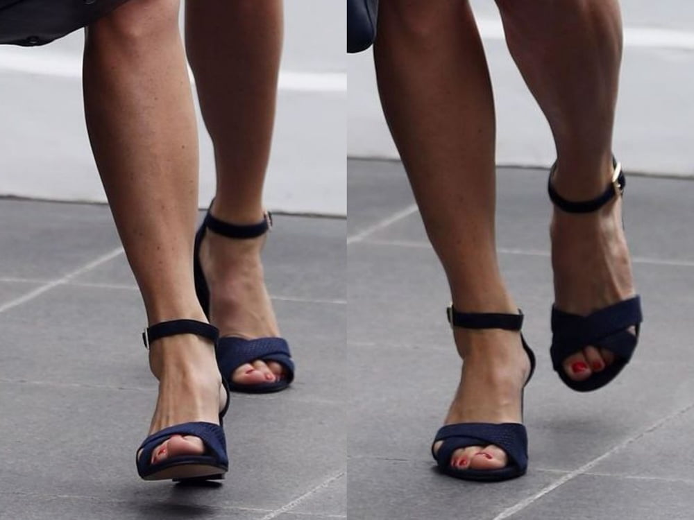 Les pieds de la jambe sexy et les talons hauts de Pippa Middleton
 #97903079