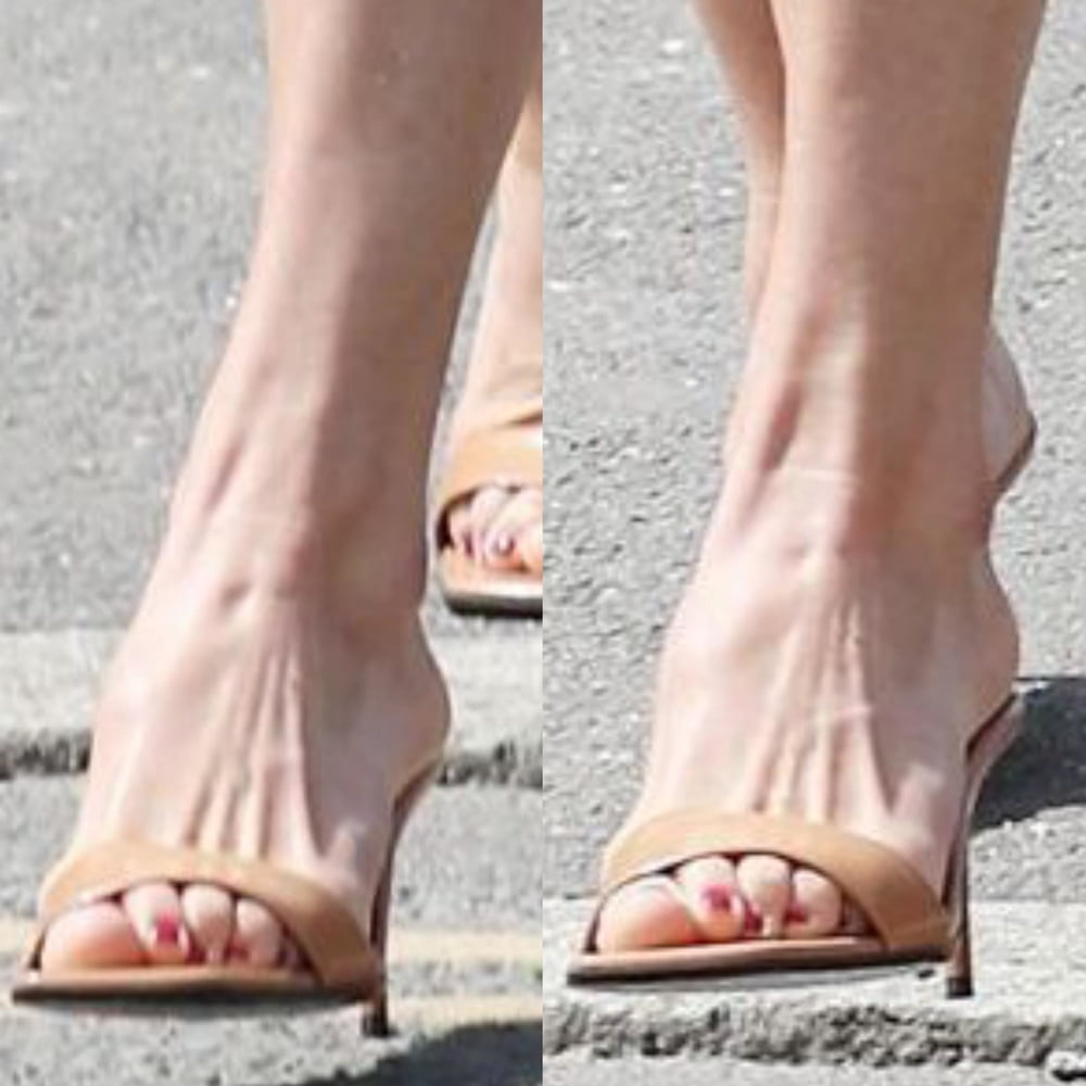 Pippa middleton sexy pies de la pierna y los tacones altos
 #97903103