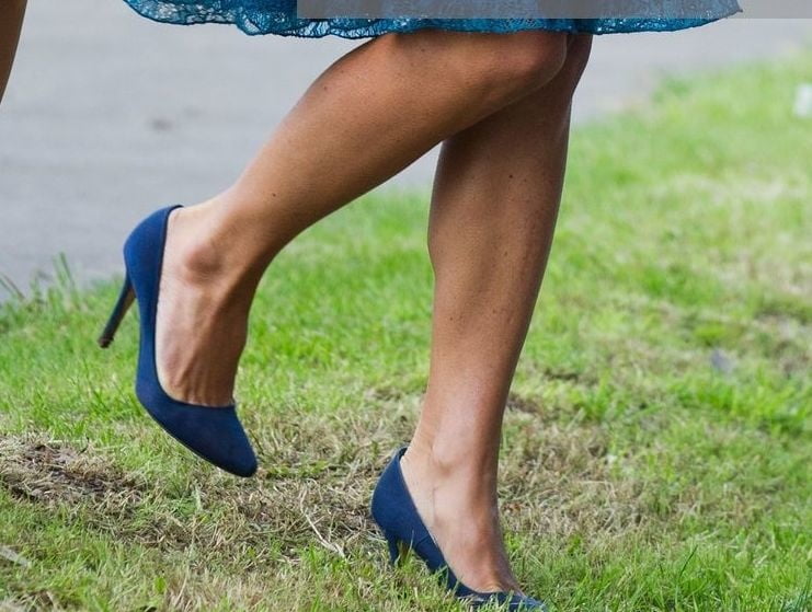 Les pieds de la jambe sexy et les talons hauts de Pippa Middleton
 #97903145