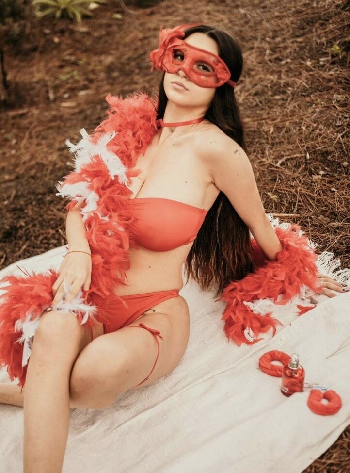 Eva Batista desnuda #109804989