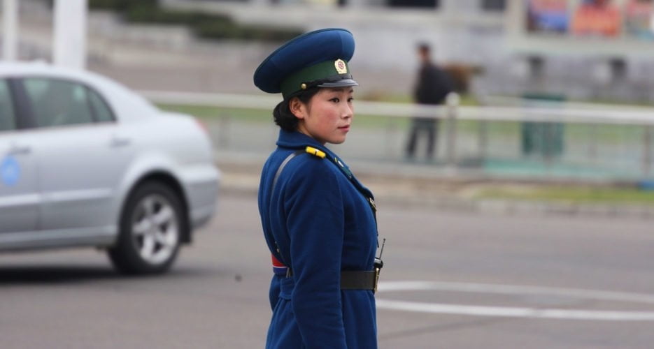 Signore del traffico sexy della Corea del Nord! 2
 #90580473