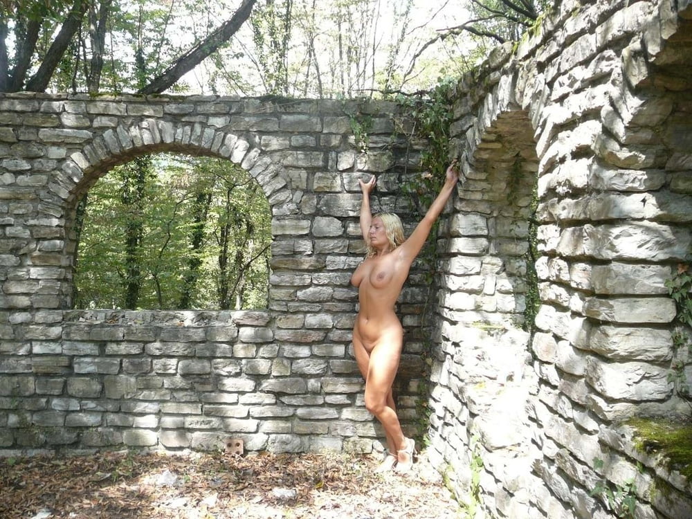 Julia posando al aire libre mezcla
 #97179817