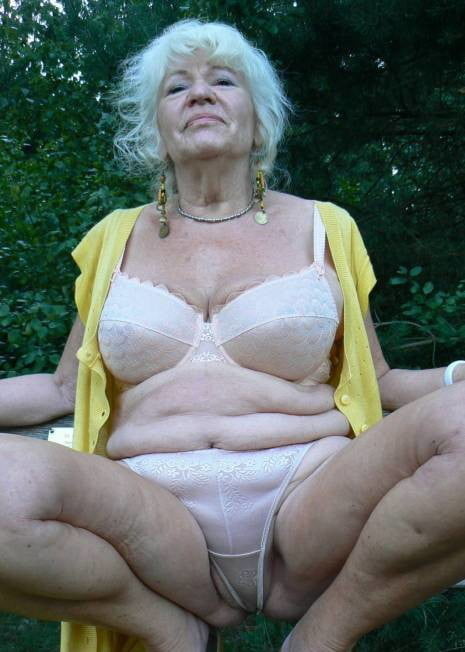 熟女とおばさん 456
 #93585580