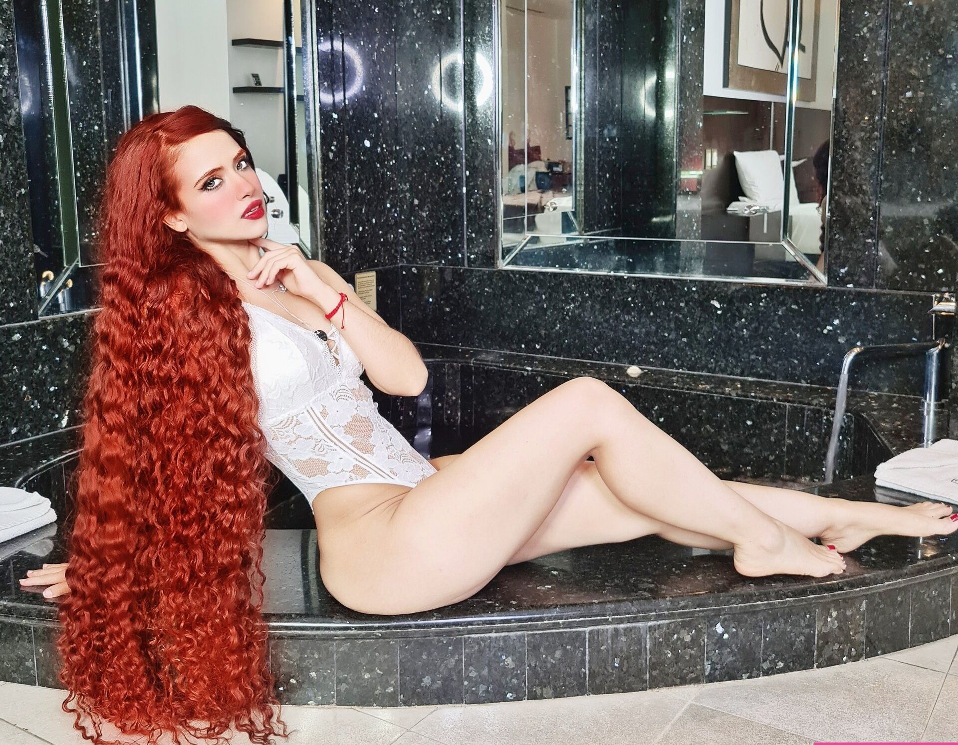 Belladuenas desnuda #107974485