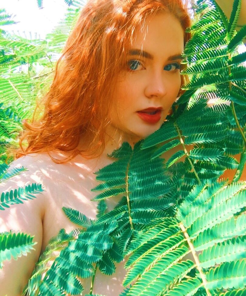 Allisonivyx desnuda #108754040