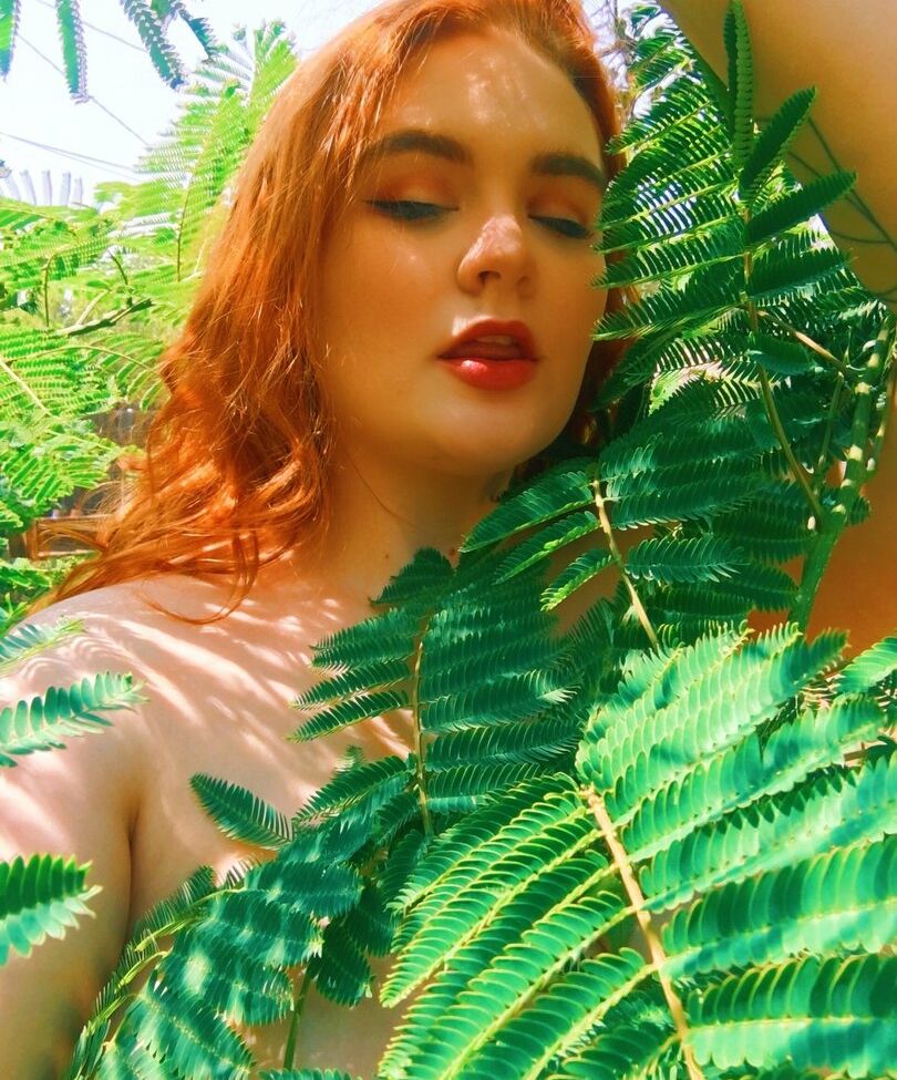 Allisonivyx desnuda #108754041