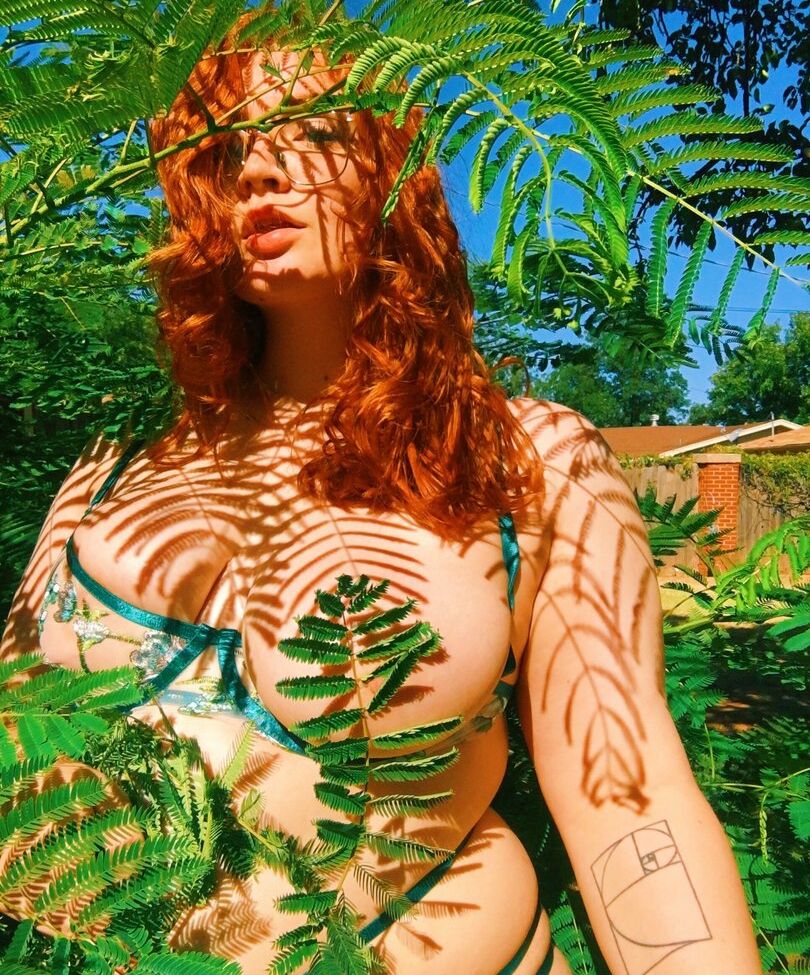 Allisonivyx desnuda #108754048