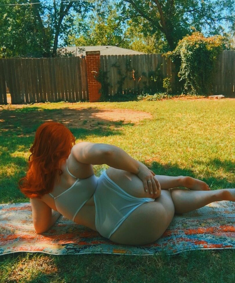 Allisonivyx desnuda #108754217