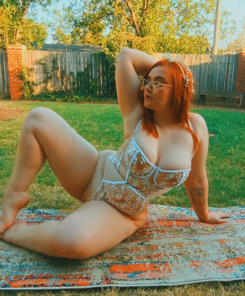 Allisonivyx desnuda #108754237