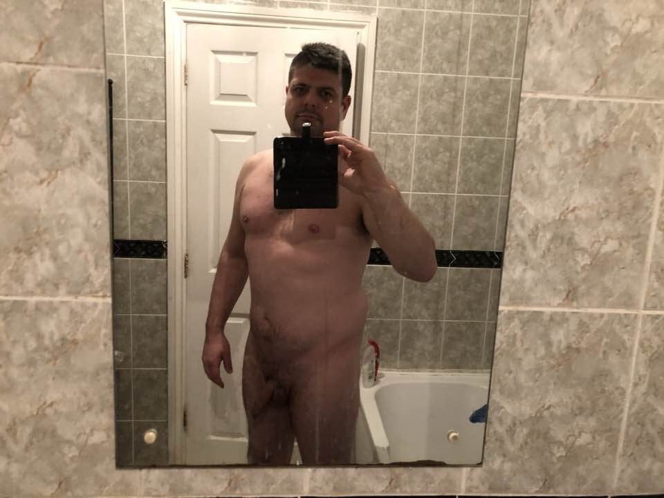 Ryan R. Fat fag on kik #103609126