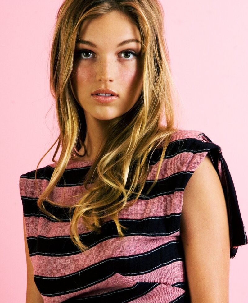 Lili Simmons nackt #108574555