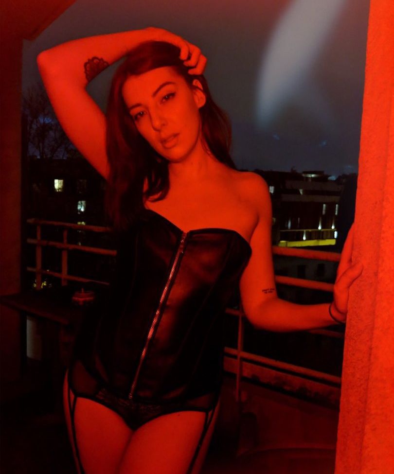 Lolahoop desnuda #108120028