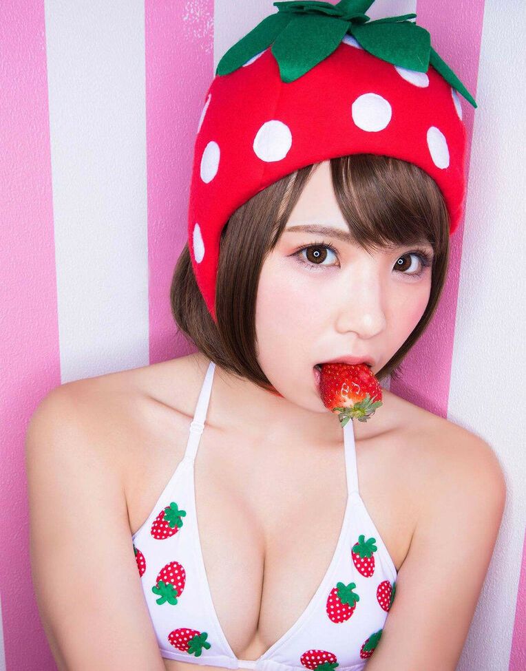 Enako nude #108806079