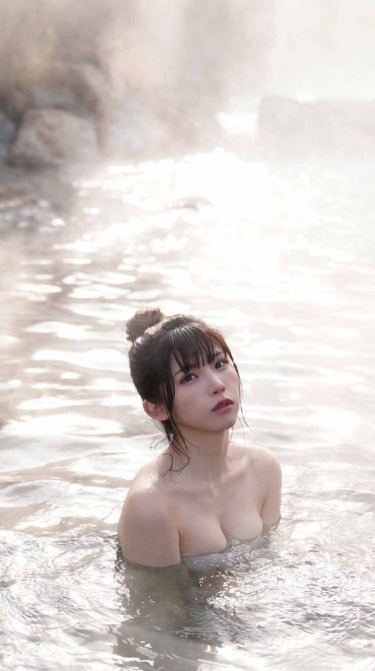 Enako nude #108806098