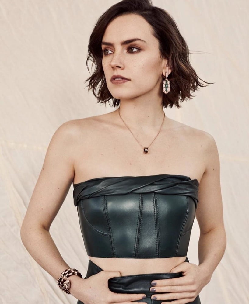 Daisy ridley la tua sporca puttana di sperma oggi!
 #103412859