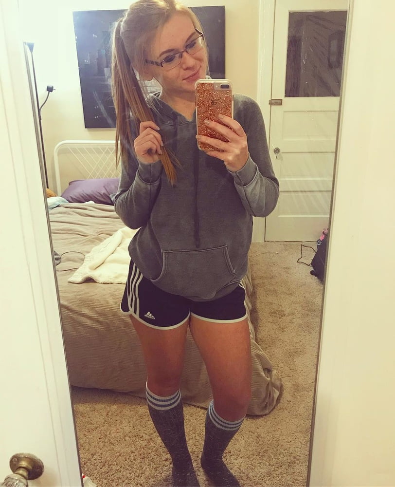 Eng aussehende Rothaarige Schlampe
 #97168168