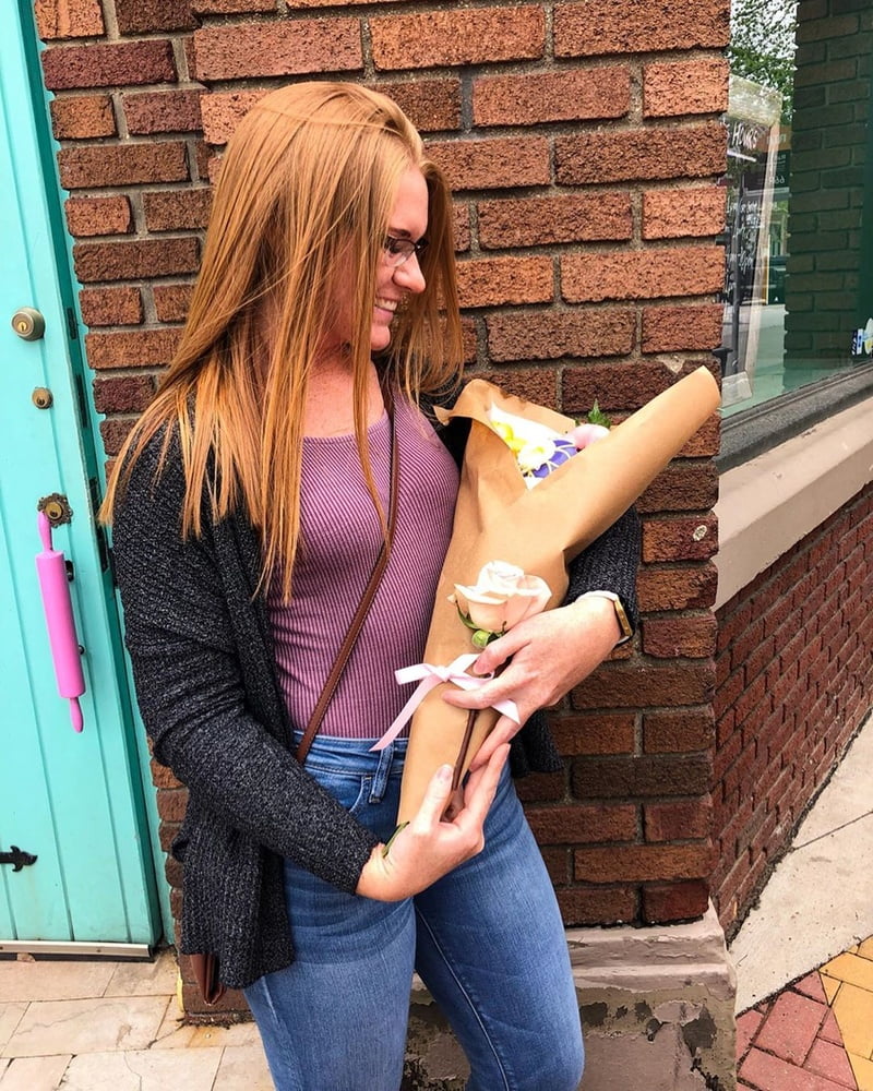 Eng aussehende Rothaarige Schlampe
 #97168200