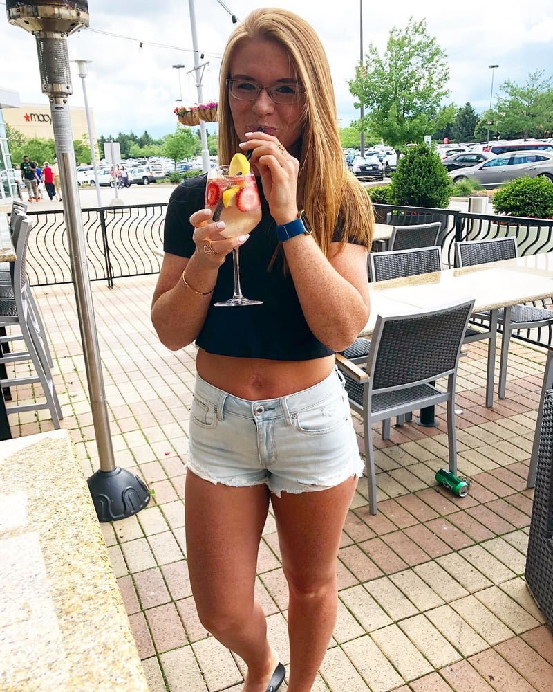 Eng aussehende Rothaarige Schlampe
 #97168212