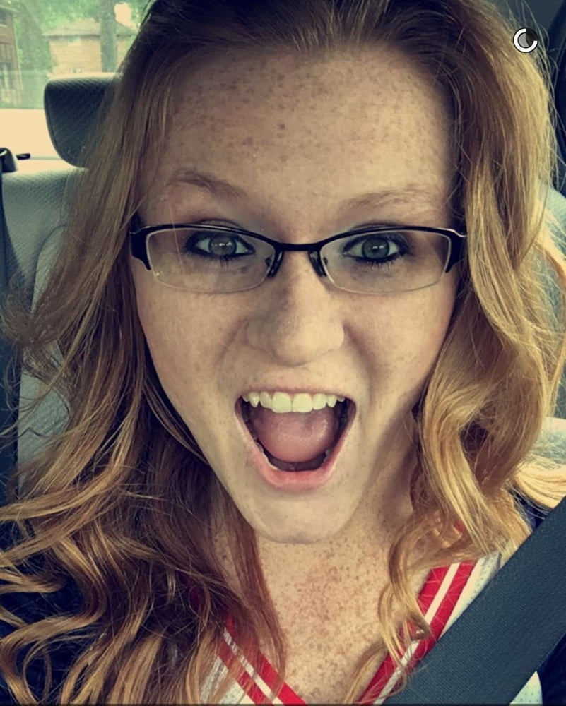 Eng aussehende Rothaarige Schlampe
 #97168213