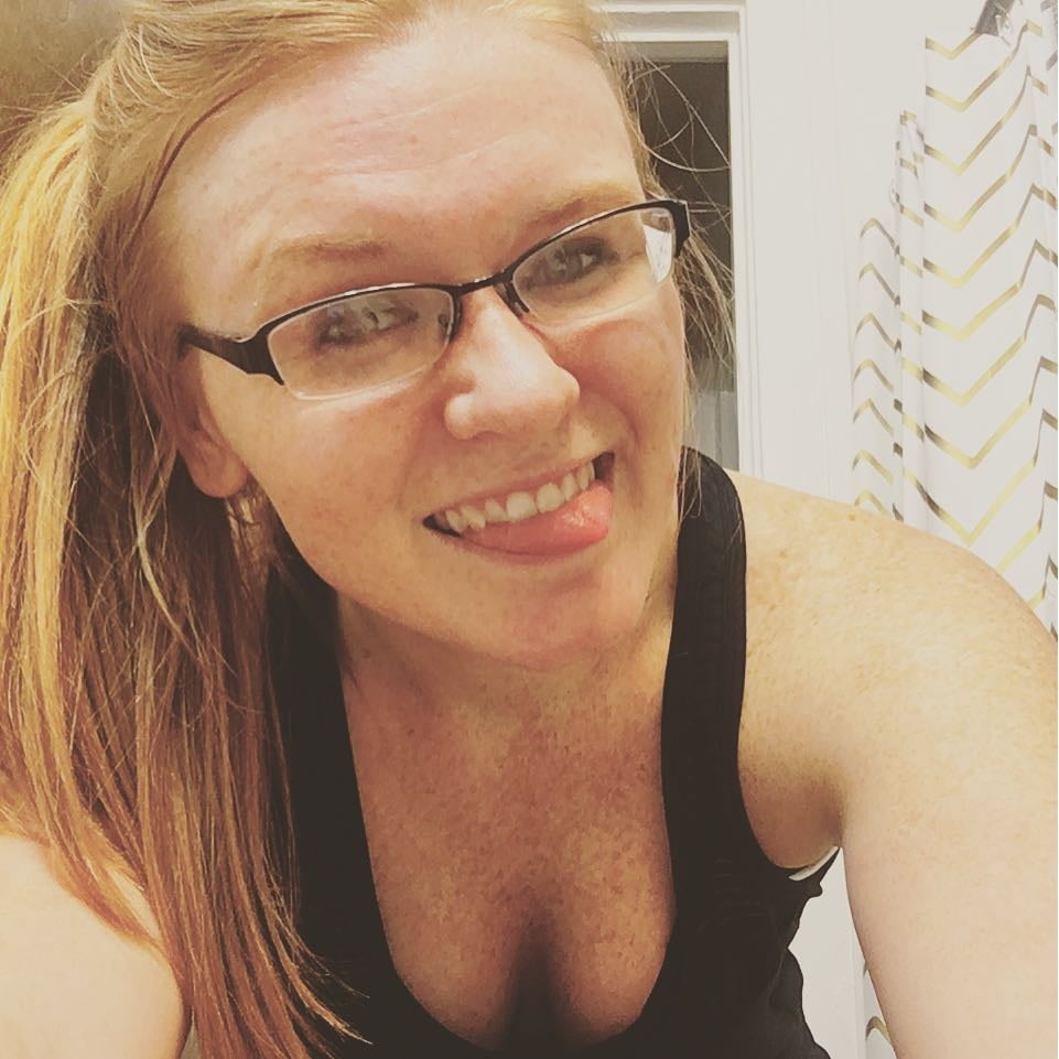 Eng aussehende Rothaarige Schlampe
 #97168219