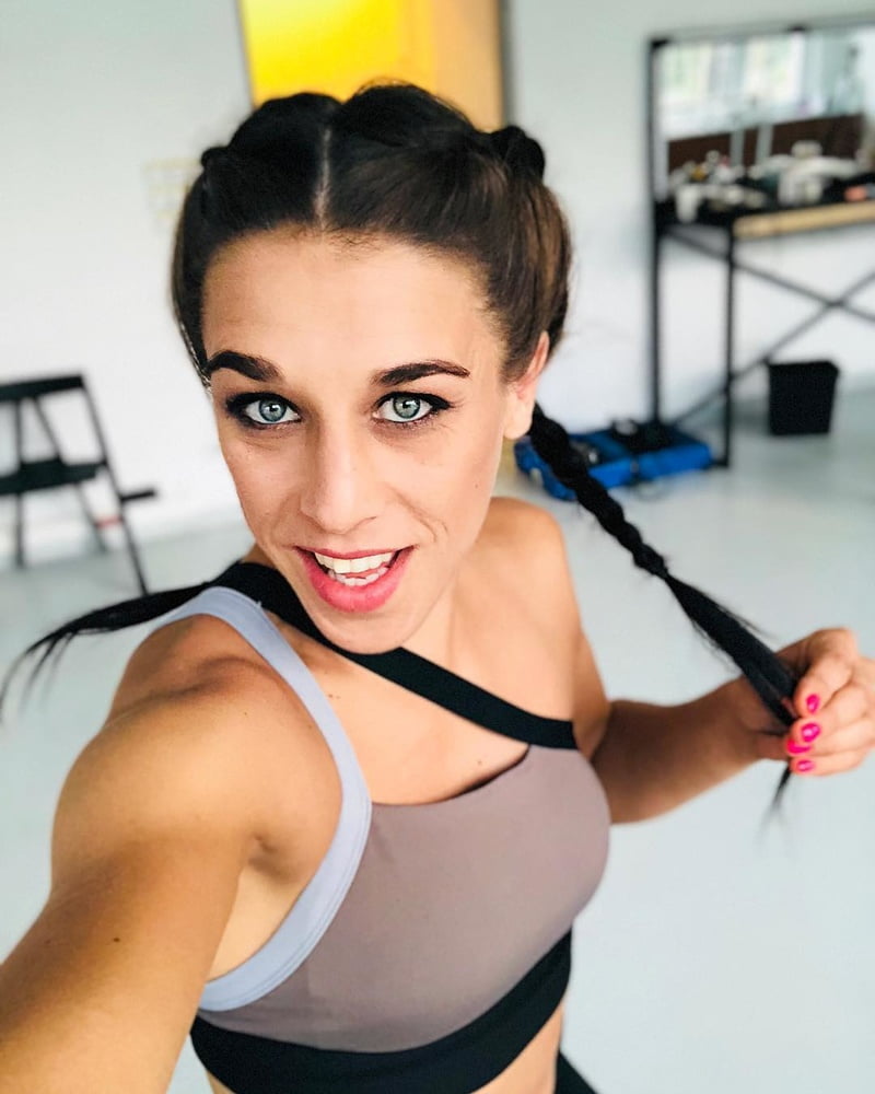 Joanna jedrzejczyk
 #102658496