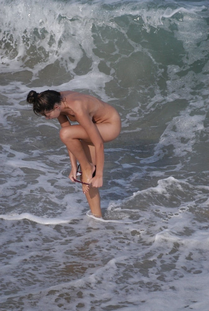 Strand Nudist
 #81628106