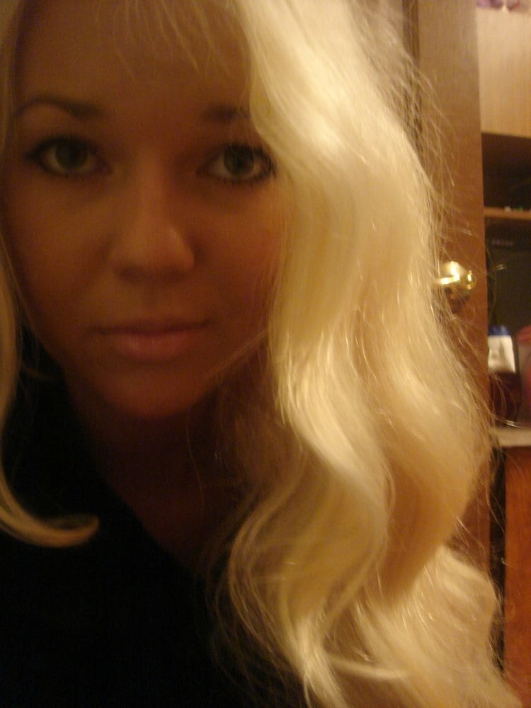 Rubia amateur 96
 #99986389