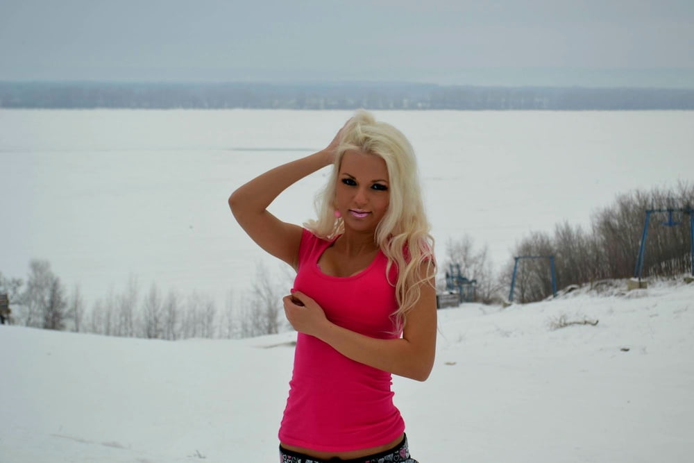 Rubia amateur 96
 #99986493